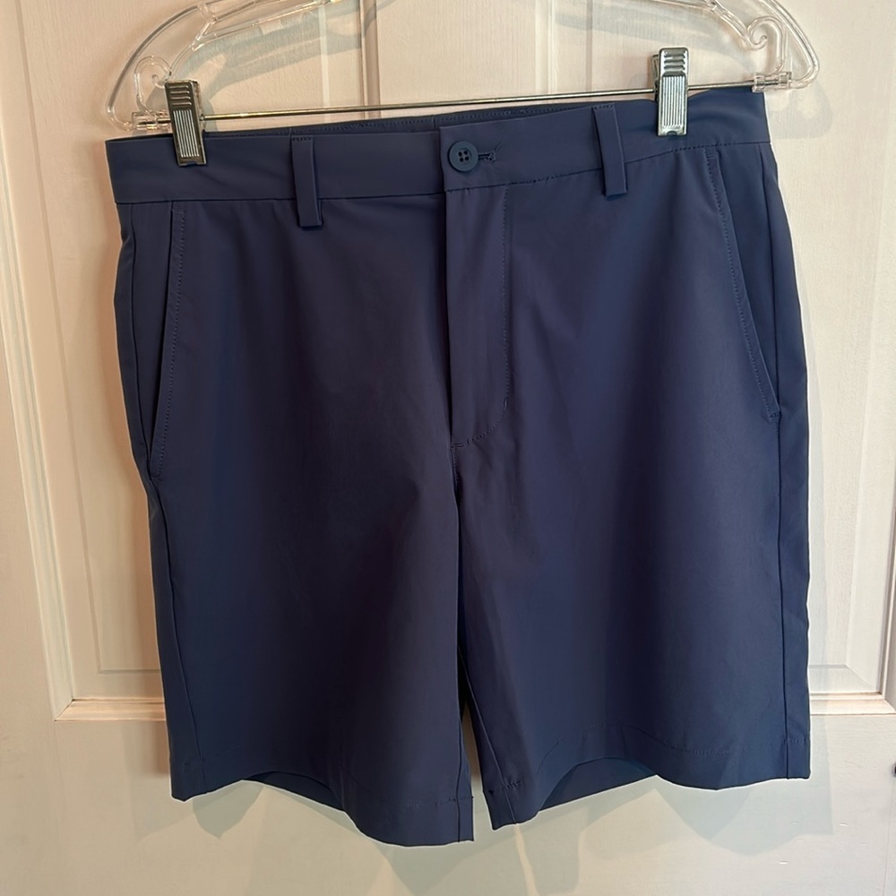 Men’s Vineyard Vines Performance Breaker  shorts. 30w 8” inseam.